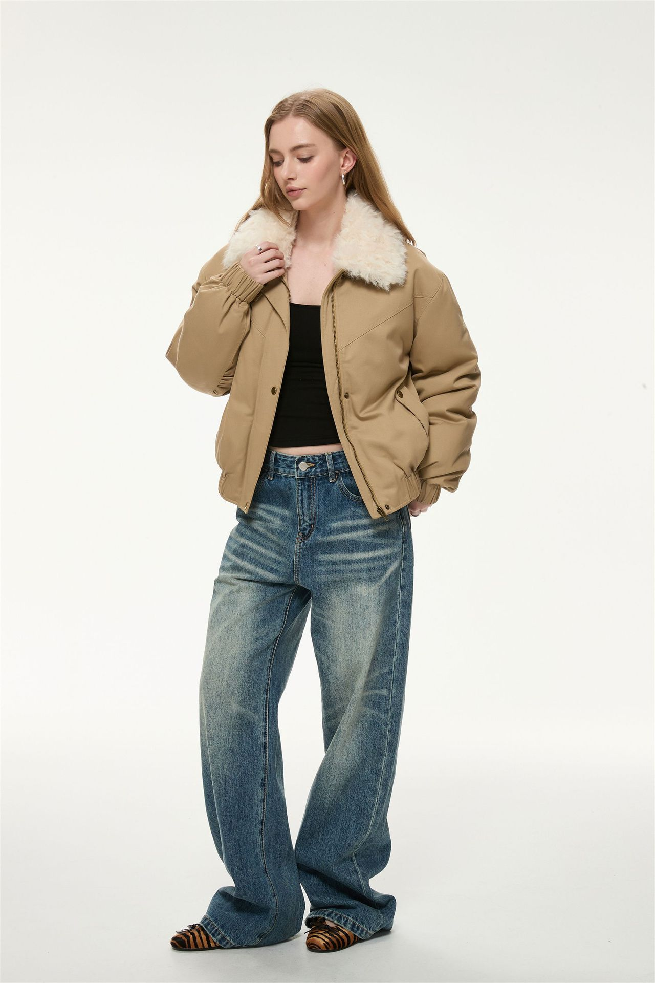 Short Down Puffy Jacket with Faux Fur Collar