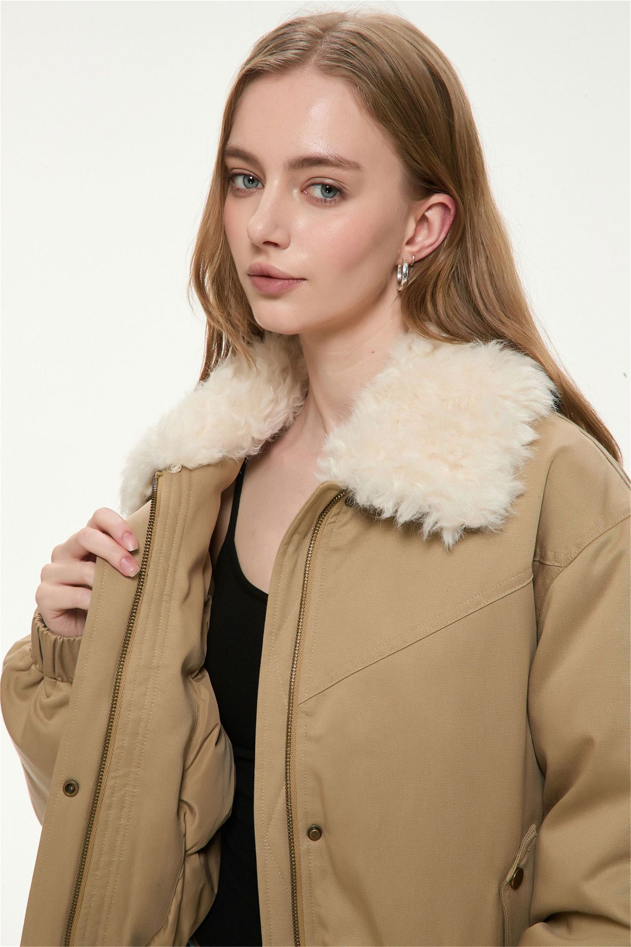 Short Down Puffy Jacket with Faux Fur Collar